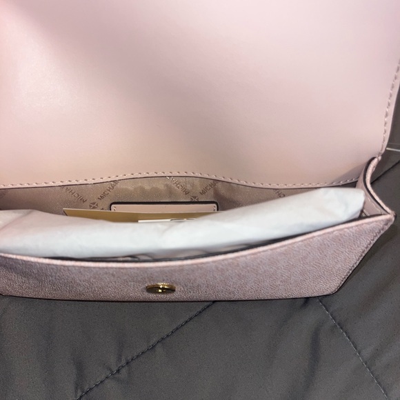 Micheal Kors Clutch - Picture 3 of 4